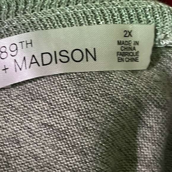 89th + Madison. Gray Cold Shoulder with shimmering silver. 2X - Picture 4 of 4